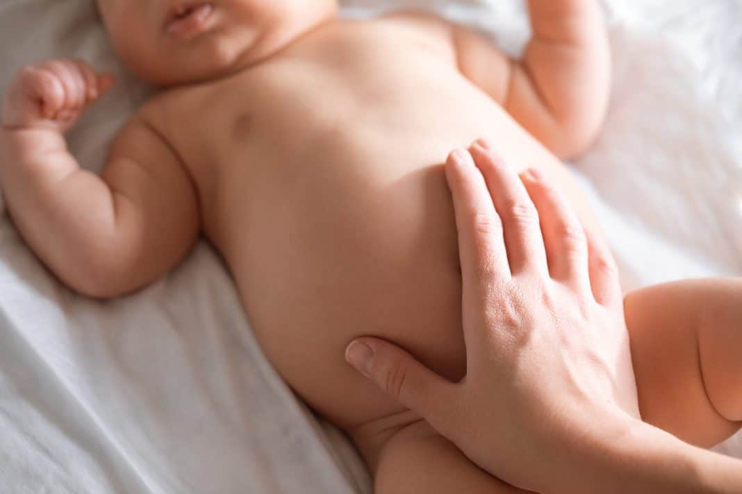 Colique de bébé : comment les soigner pour soulager le bébé ?