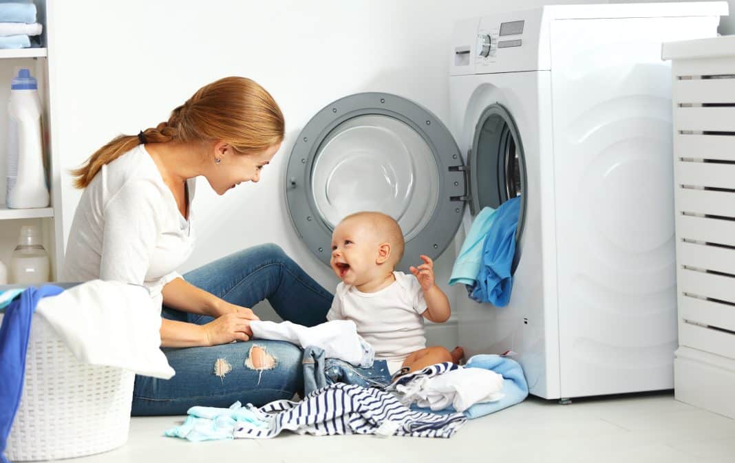 Quel format de lessive choisir pour les vêtements de bébé ? - Couche