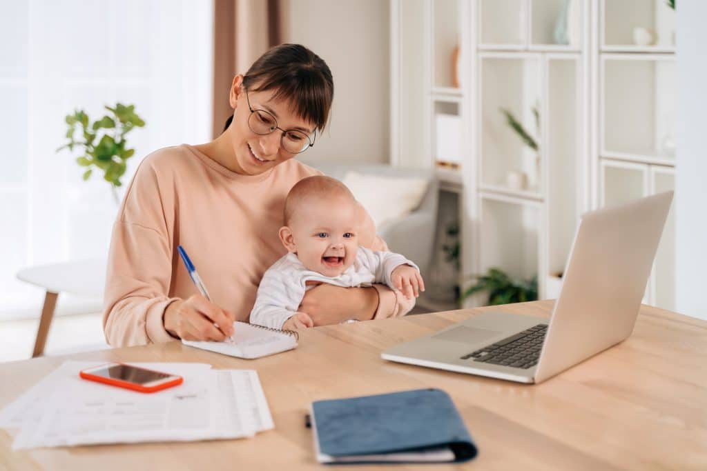 Comment étudier avec un bébé à la maison ?