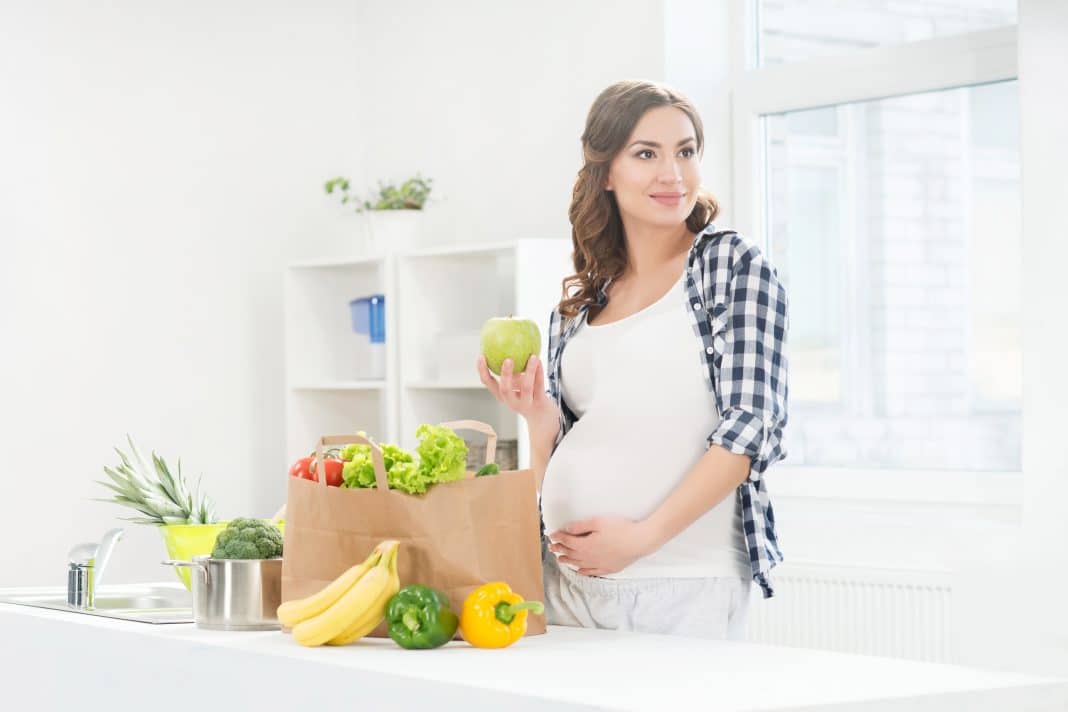 Alimentation durant la grossesse : que pouvez-vous manger et que devez-vous bannir ?