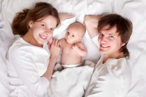 Quand bébé peut il dormir dans le lit de ses parents ?