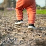 Votre enfant grandit : guide d’achat des chaussures adaptées à son évolution