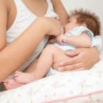 Mastite pendant l’allaitement : Causes, symptômes et traitement